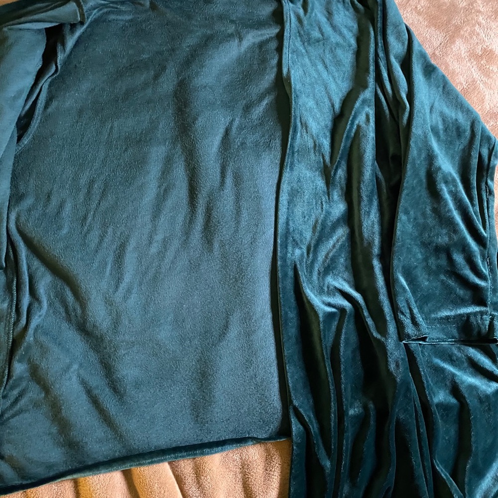 Cardigan - Picture 2 of 4